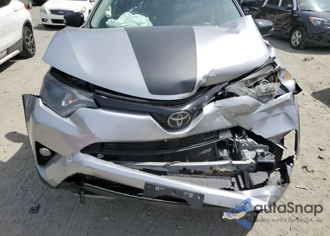 2018 Toyota Rav4 Adventure z USA, uszkodzony, nr VIN 2T3RFREV5JW827150